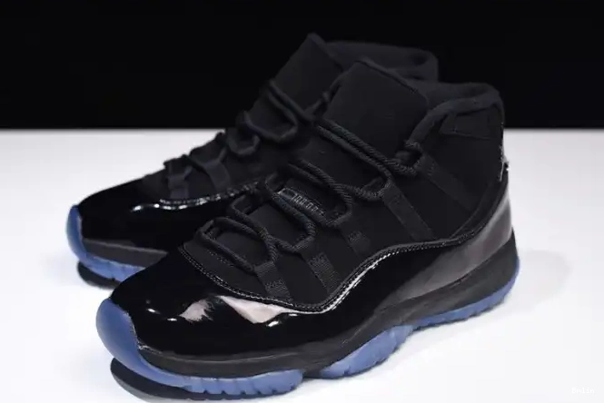 Bmlin Shoes 378037-005 11 Cap and Air Gown black Jordan 0508